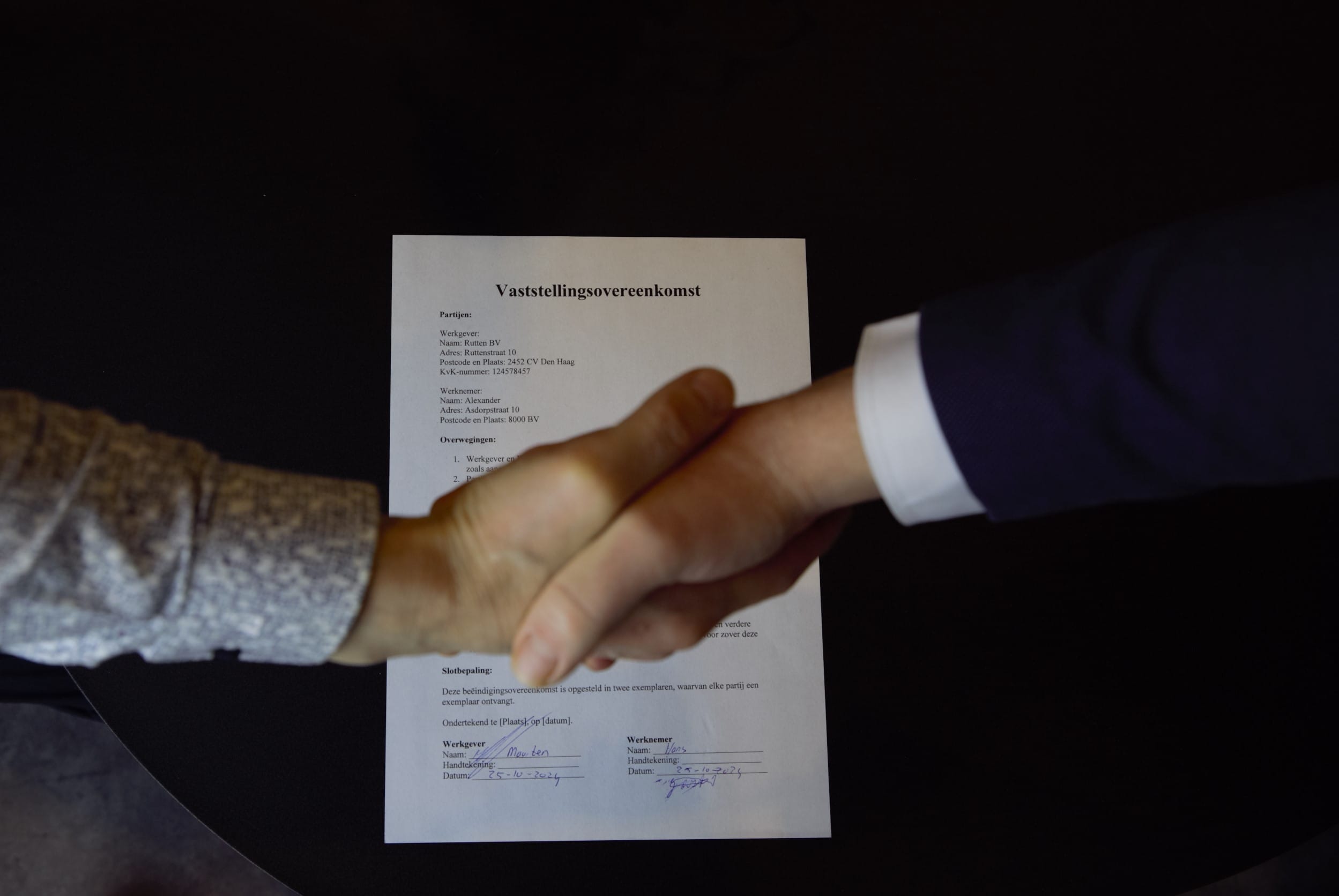 Jurist geeft uitleg over een vaststellingsovereenkomst.